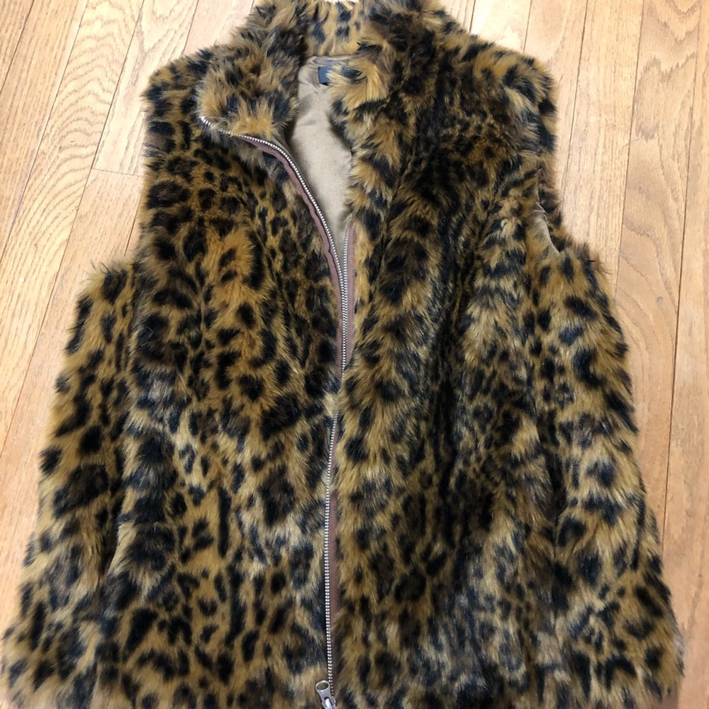 JCREW faux fur S leopard vest
